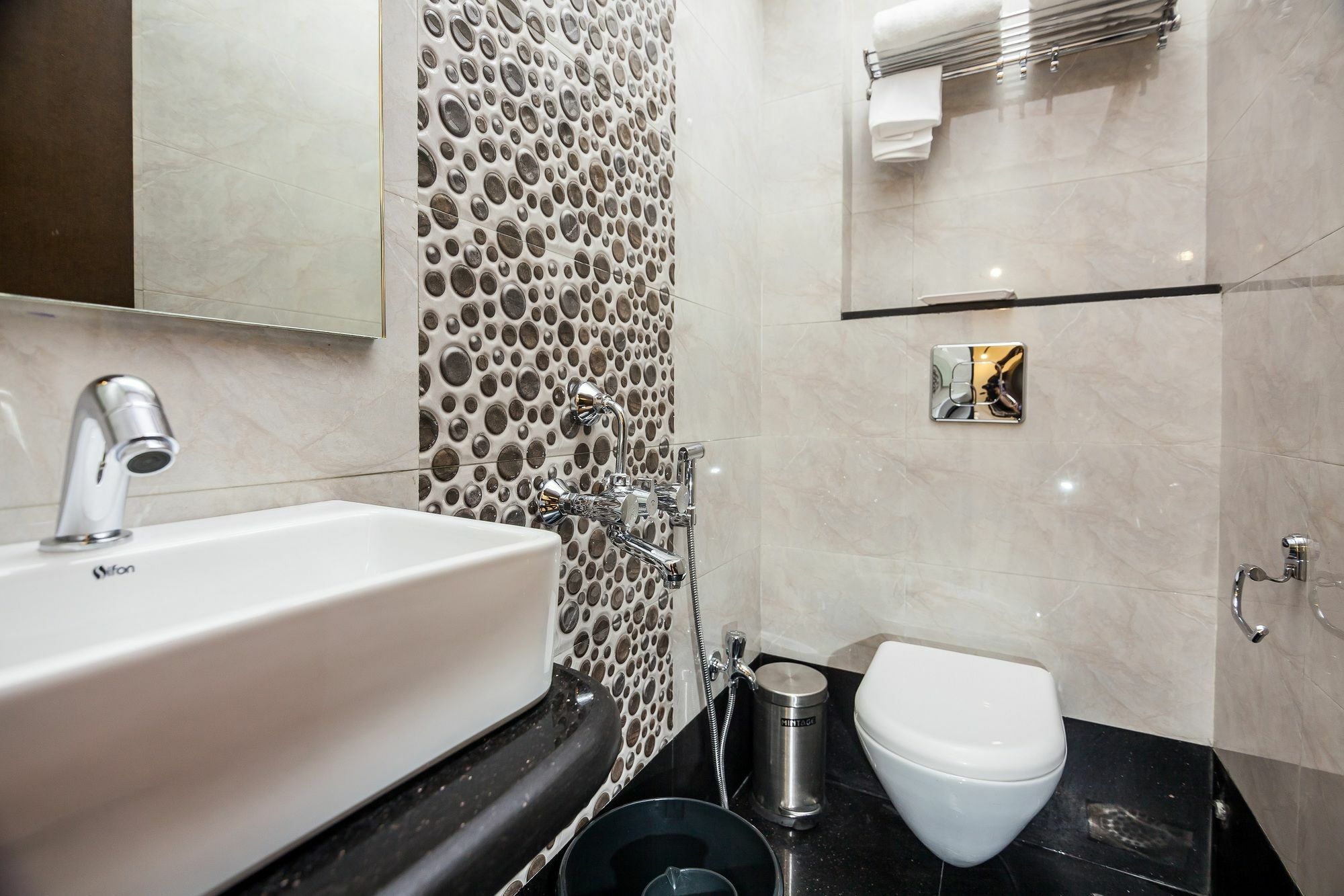 City Guest House - Dadar Мумбай Екстериор снимка